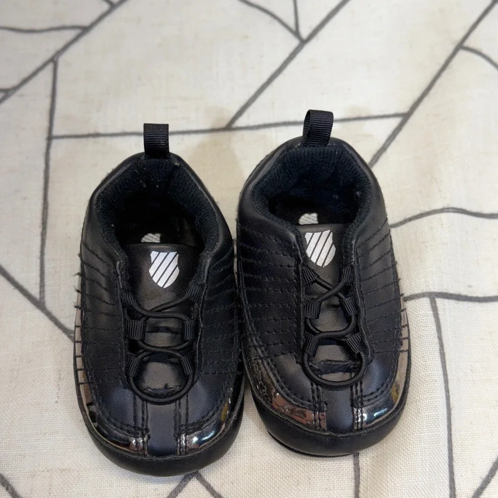 K-Swiss Sneakers Size 3 Black Metallic Pewter Soft Sole Infant Crib Shoes